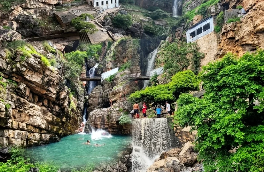 amreshwar-mahadev-waterfall-and-temple
