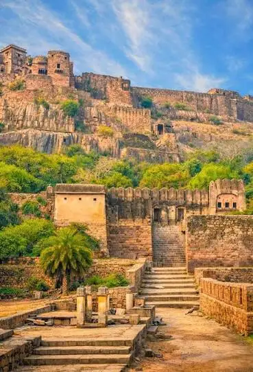 Historic entrance gate of Ranthambore Fort during a guided Ranthambore Fort Tour in Rajasthan