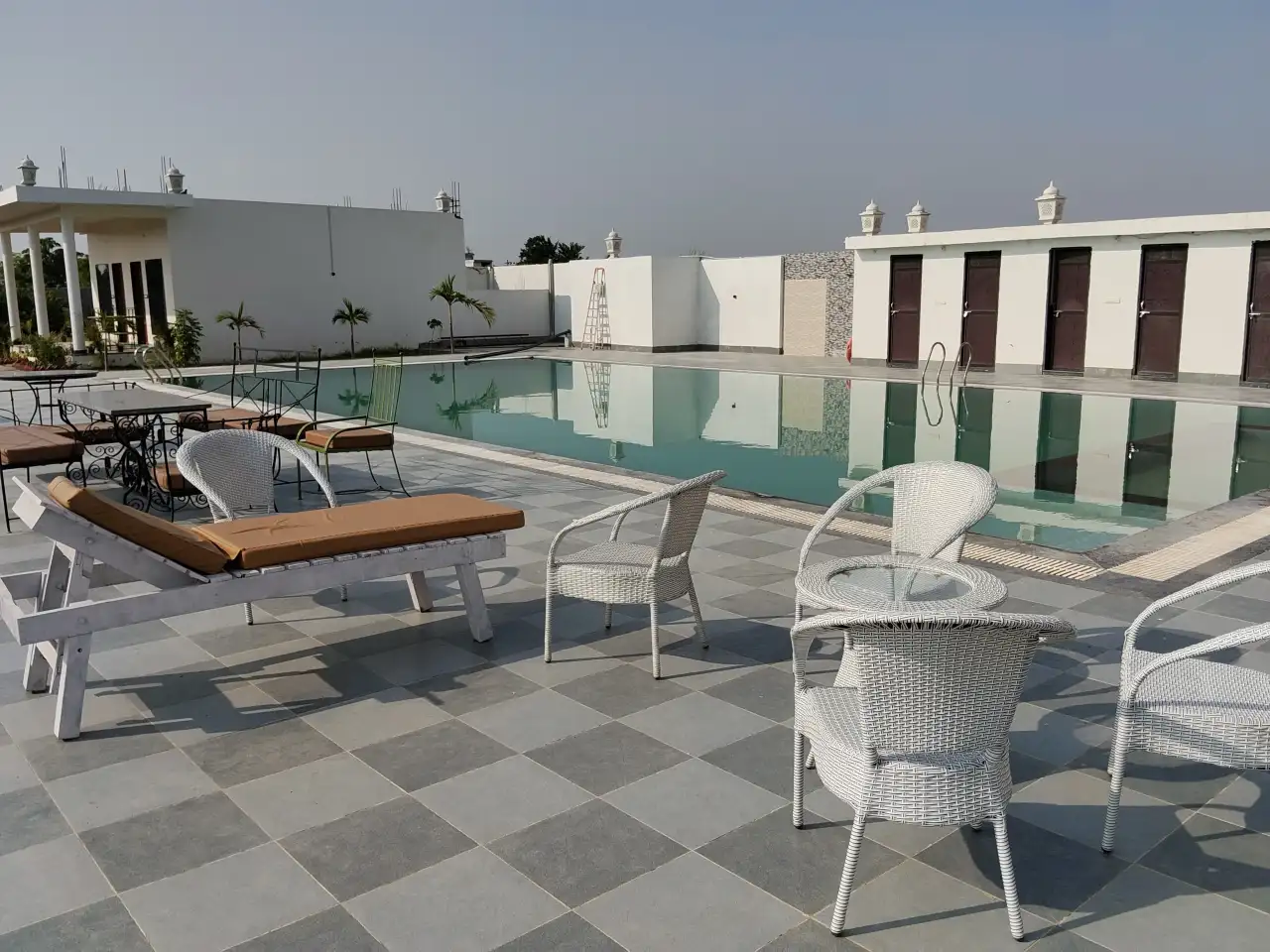 Hotels & Resorts at Ranthambore National Park with swimming pool and jungle-view rooms